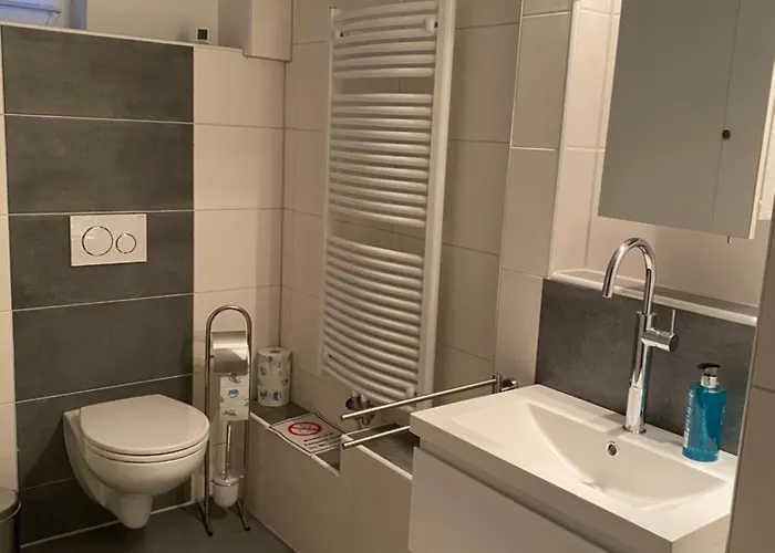 Ruhiges Nahe Innenstadt Und Kliniken דירה *