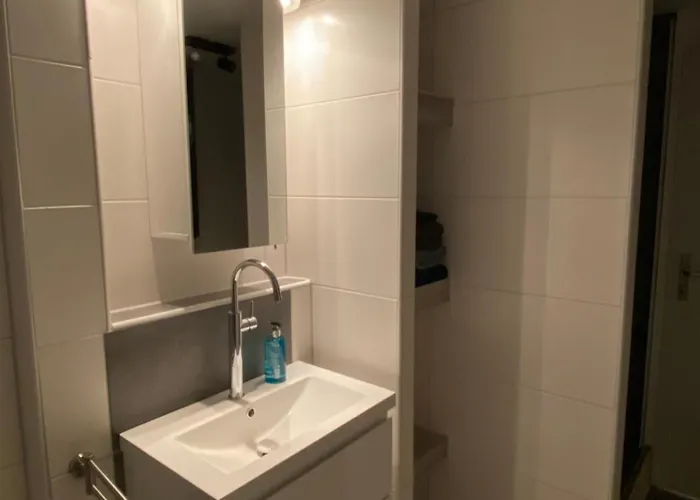 Ruhiges Nahe Innenstadt Und Kliniken דירה *